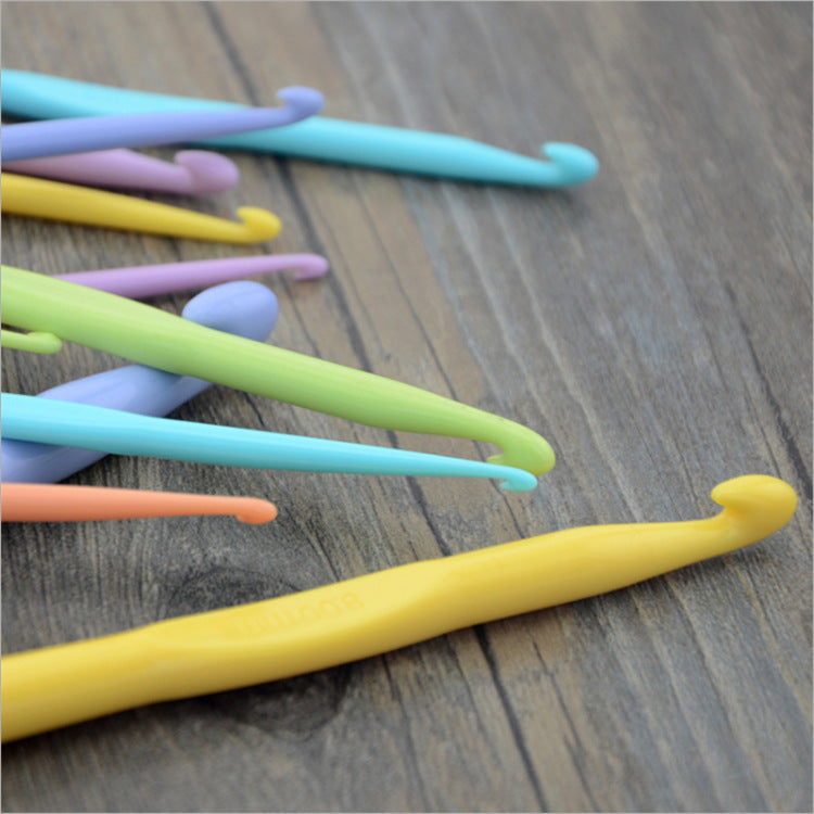 Set de 12 croșete din plastic